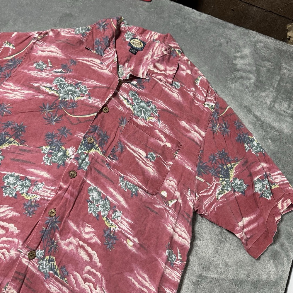 Tommy Bahama 100% Rayon Shirt Men's M Floral Hawaiian Red & Palm Tree Relaxed